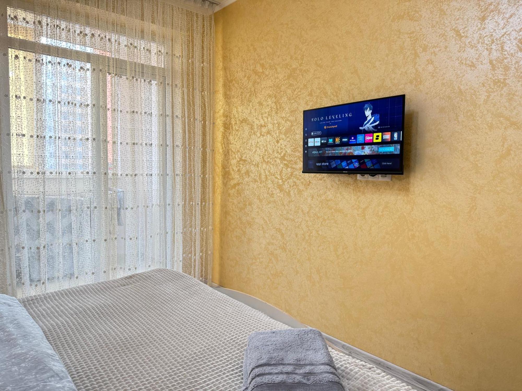 Cozy Two Bedroom Large Apartment Kischinau Exterior foto